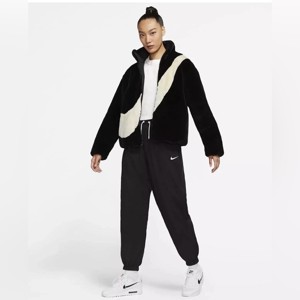 New $175 Nike Black Fur Full Zip Jacket DO3791-010 womens Oversized Small - Picture 2 of 7